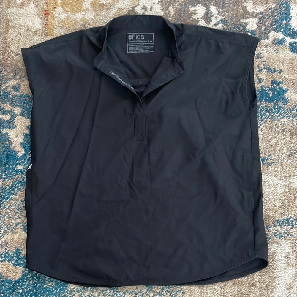 Figs Black Scrub Top with Pockets